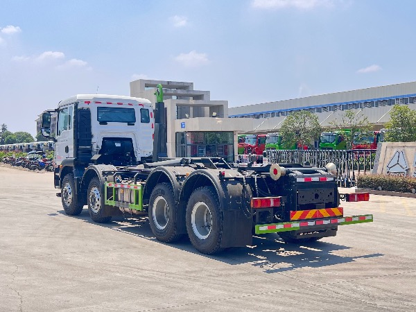 重汽汕德卡8x4鉤臂車｜SGZ5310ZXXZZ6型車廂可卸式垃圾車｜移動(dòng)式壓縮垃圾站轉(zhuǎn)運(yùn)車｜垃圾轉(zhuǎn)運(yùn)車